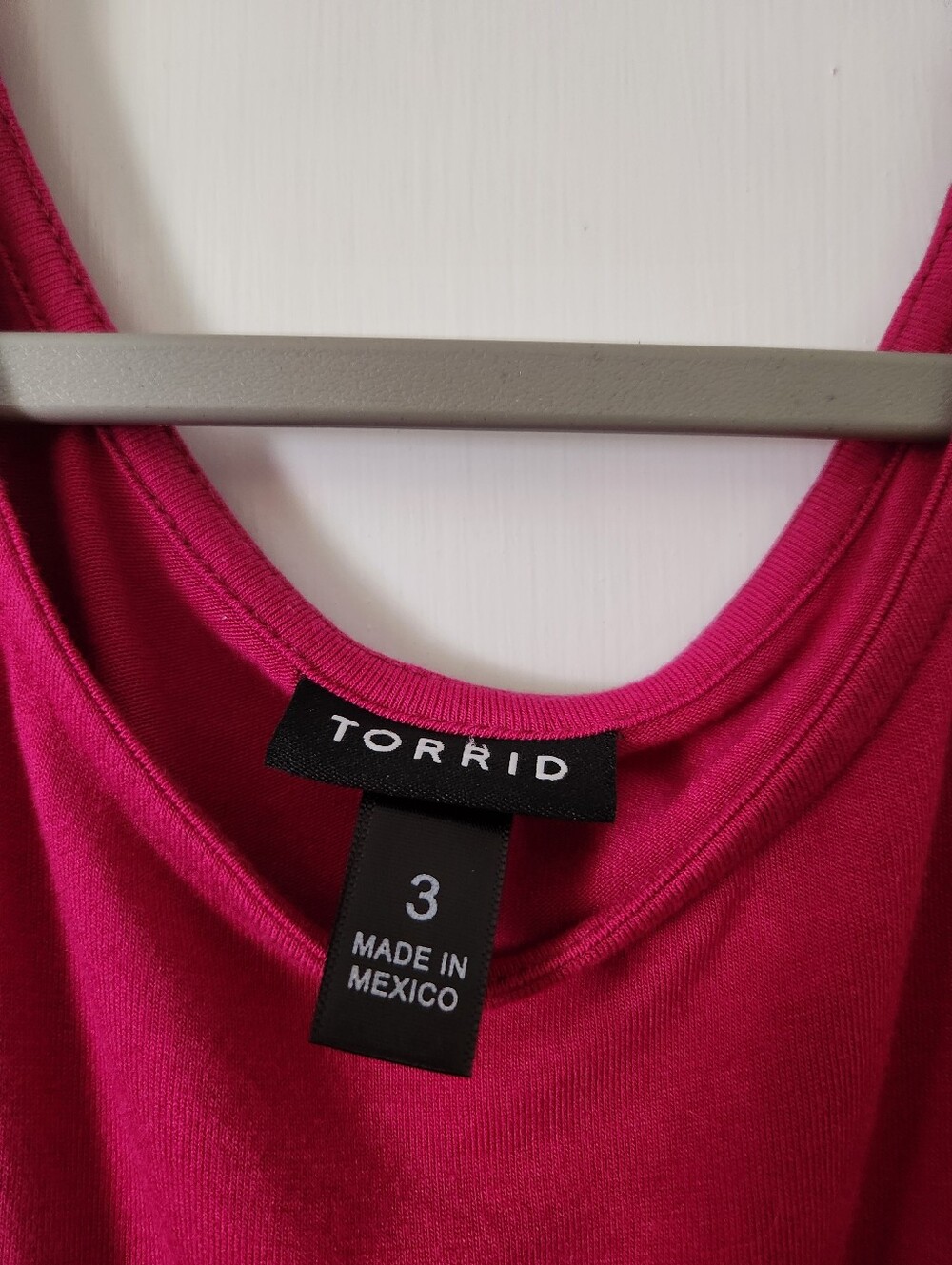 Torrid Flowy Fuchsia Women's Top - Relaxed Fit 3X Super Soft - Picture 3 of 3
